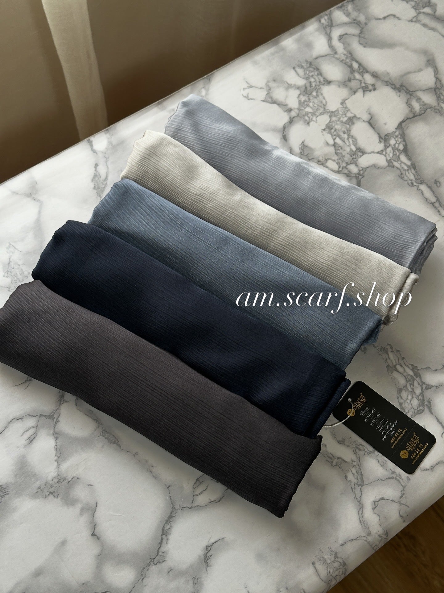 Foulard crèpe plissée satiné uni