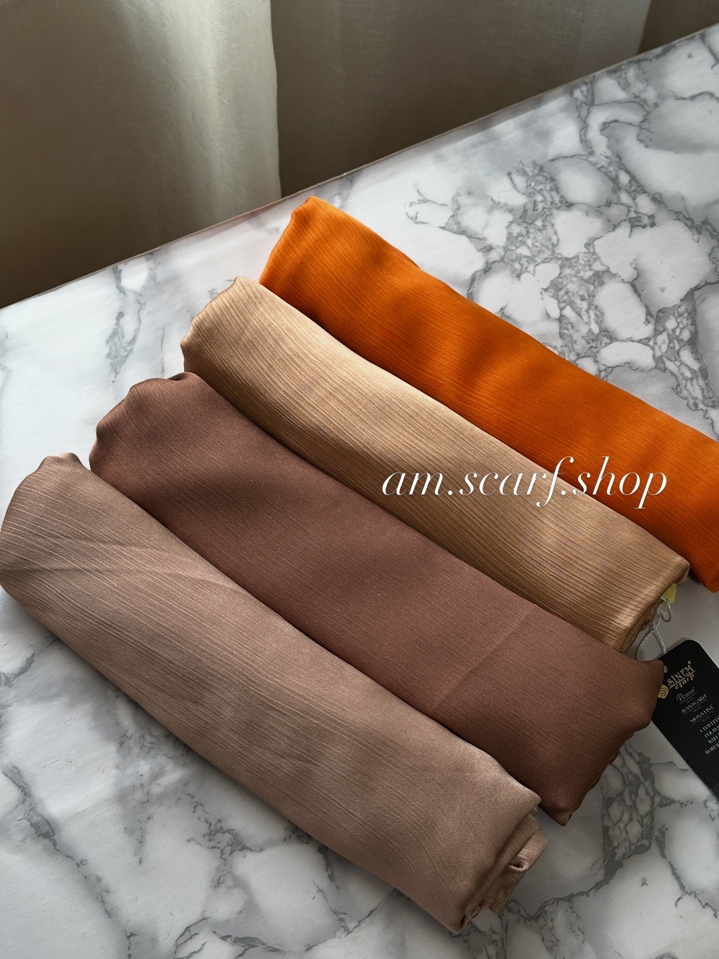 Foulard crèpe plissée satiné uni