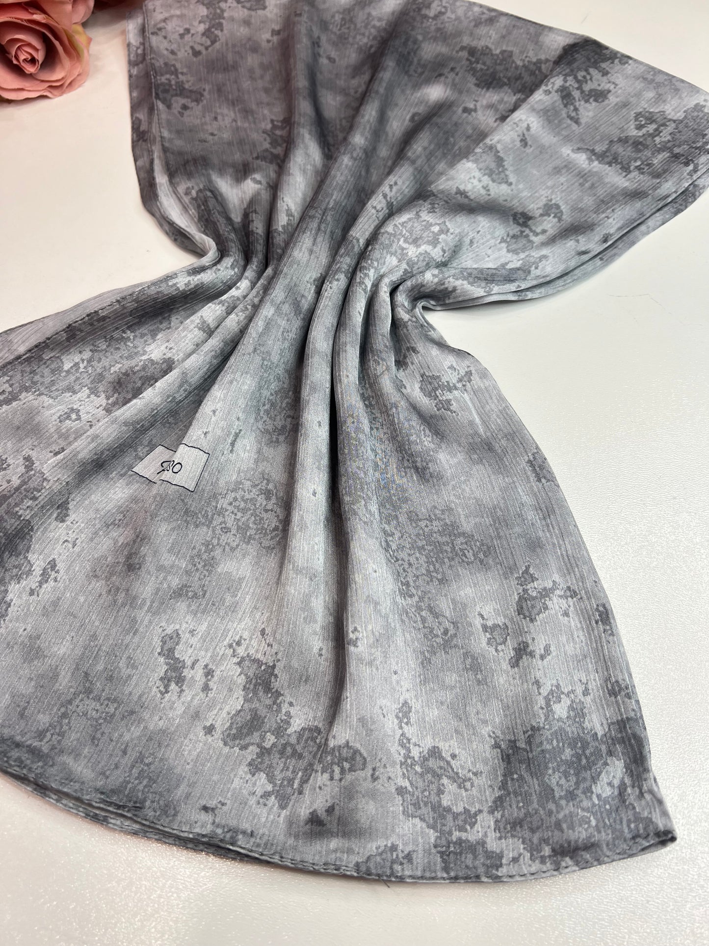 Foulard crépe plissé satiné imprimé lune