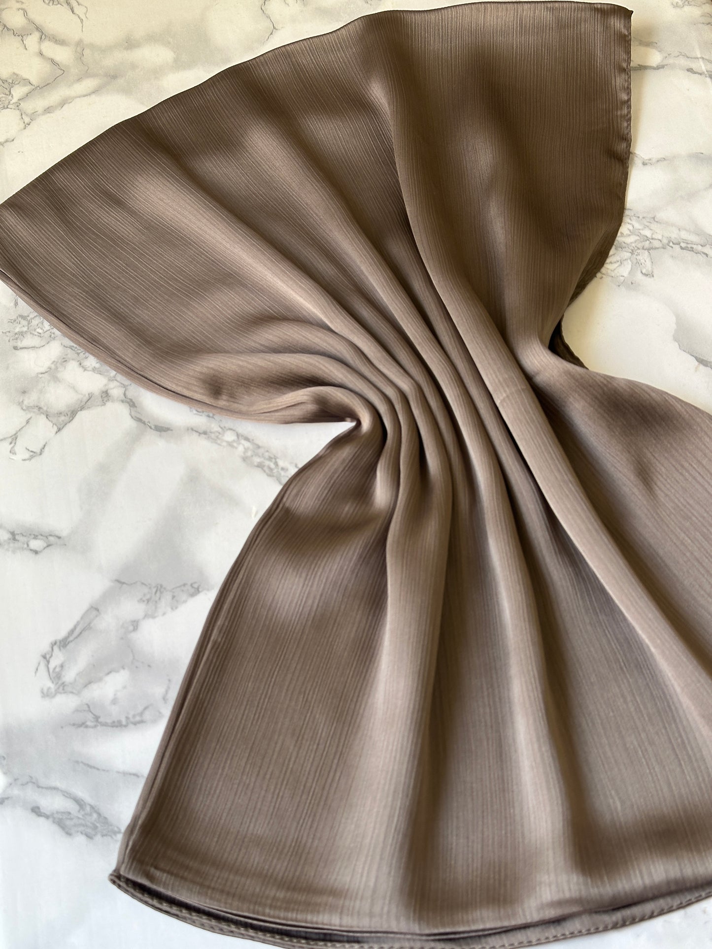 Foulard crèpe plissée satiné uni