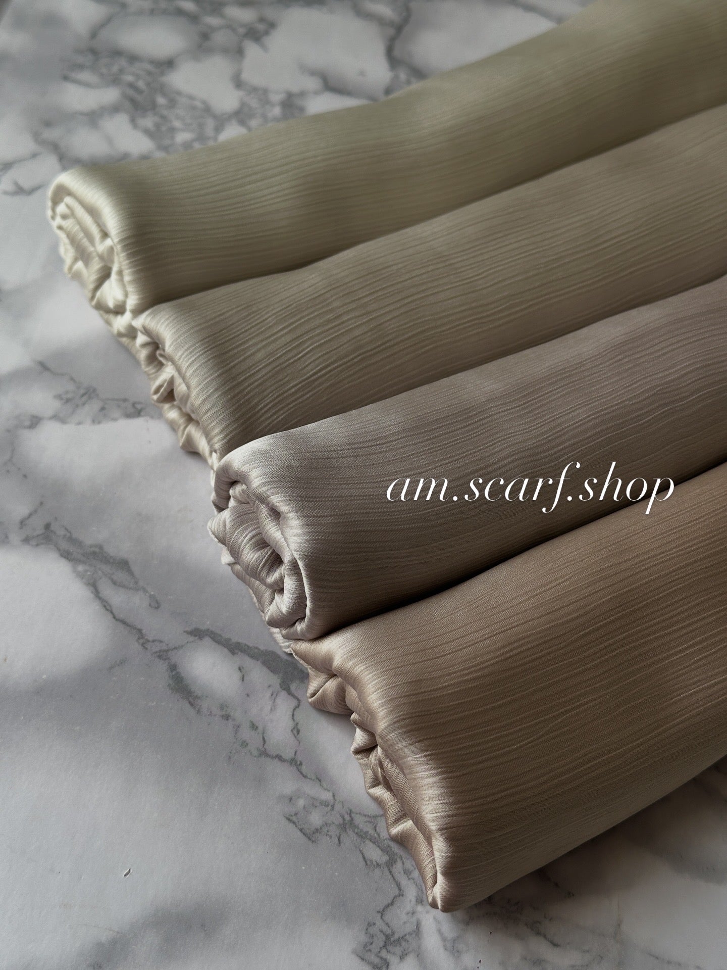 Foulard crèpe plissée satiné uni