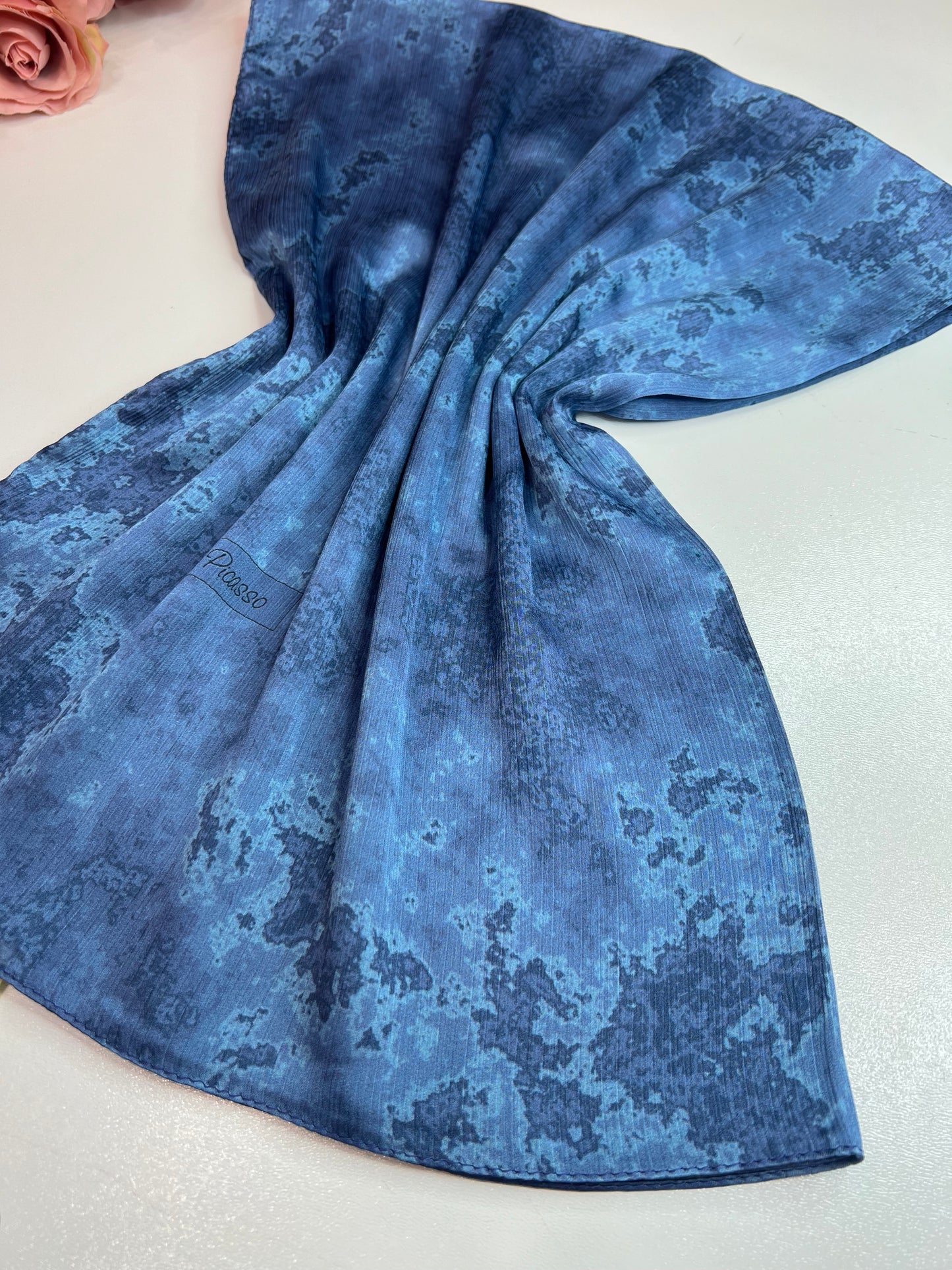 Foulard crépe plissé satiné imprimé lune