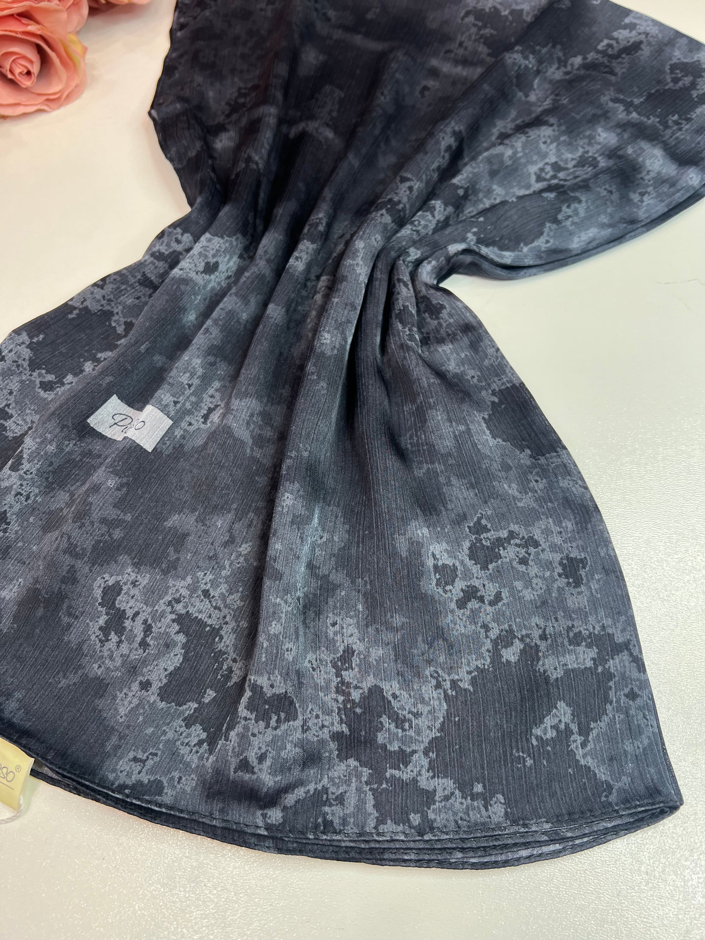 Foulard crépe plissé satiné imprimé lune