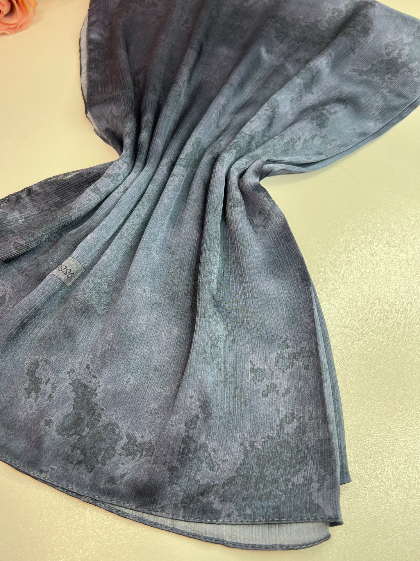 Foulard crépe plissé satiné imprimé lune