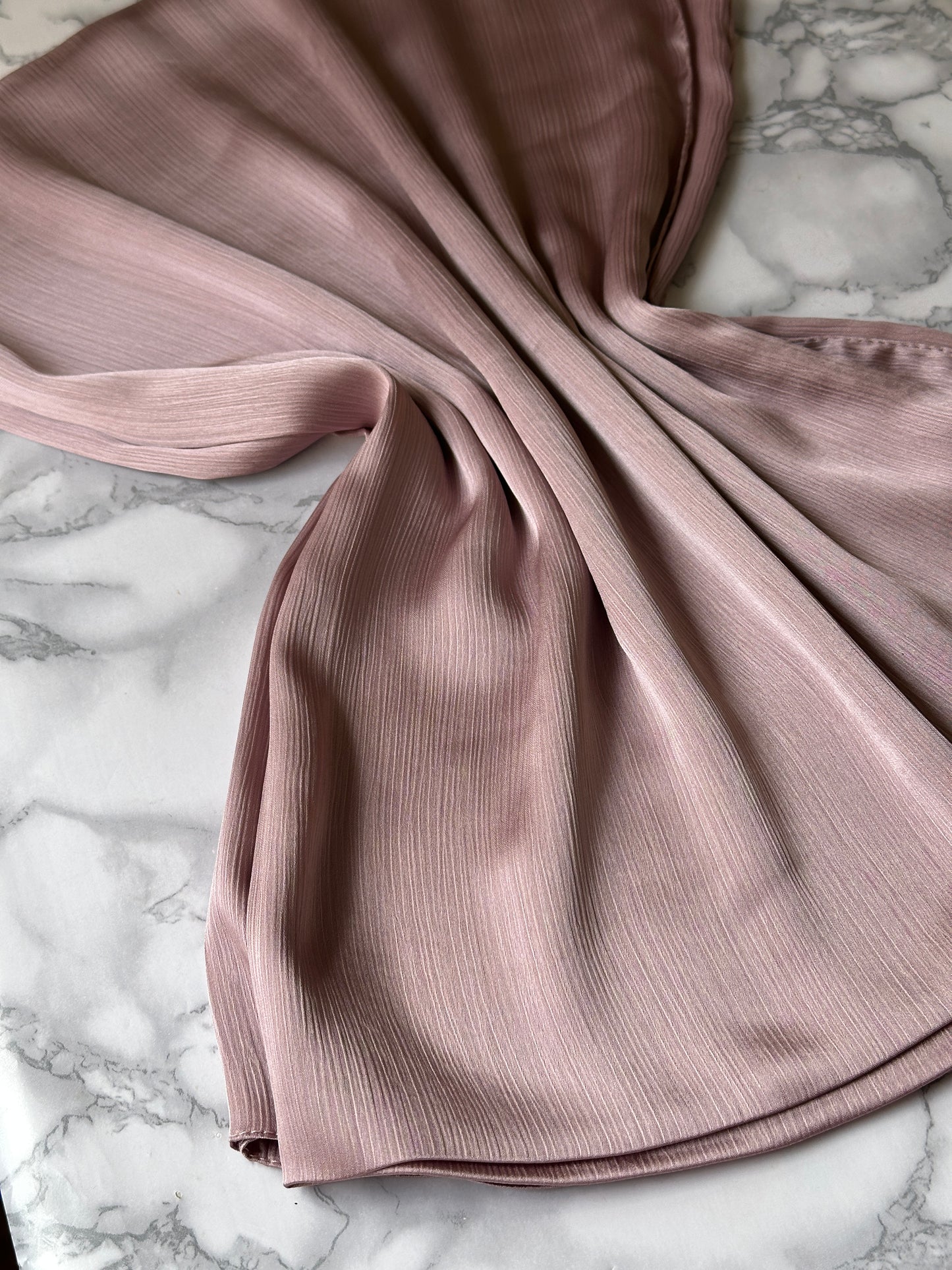 Foulard crèpe plissée satiné uni