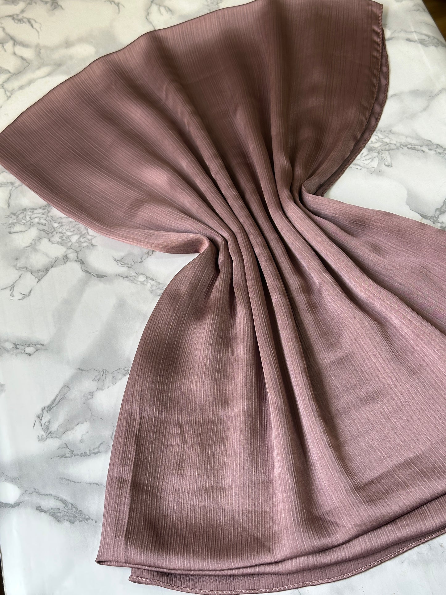 Foulard crèpe plissée satiné uni