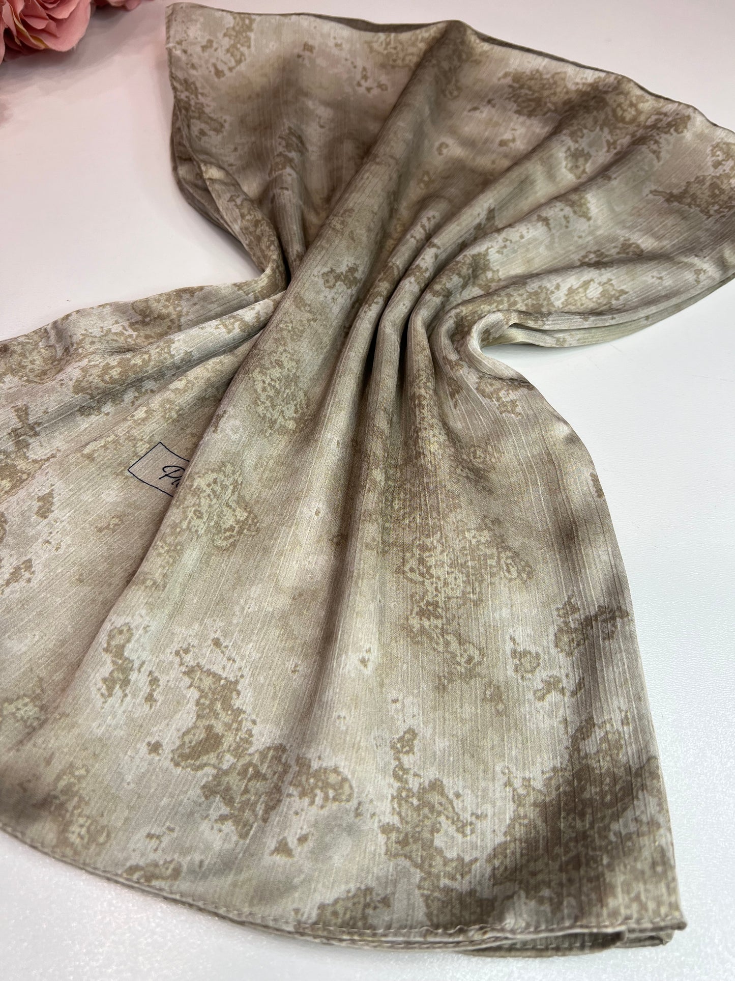 Foulard crépe plissé satiné imprimé lune