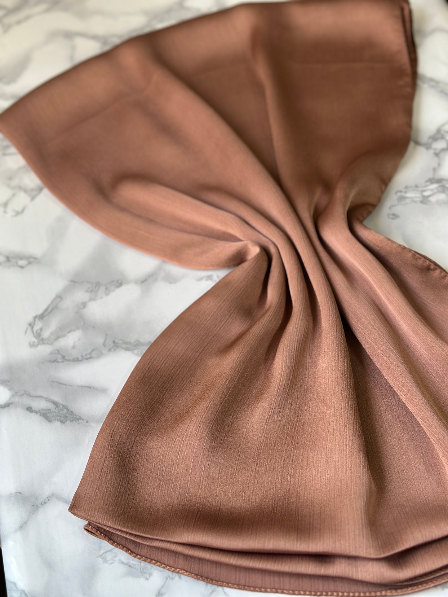 Foulard crèpe plissée satiné uni