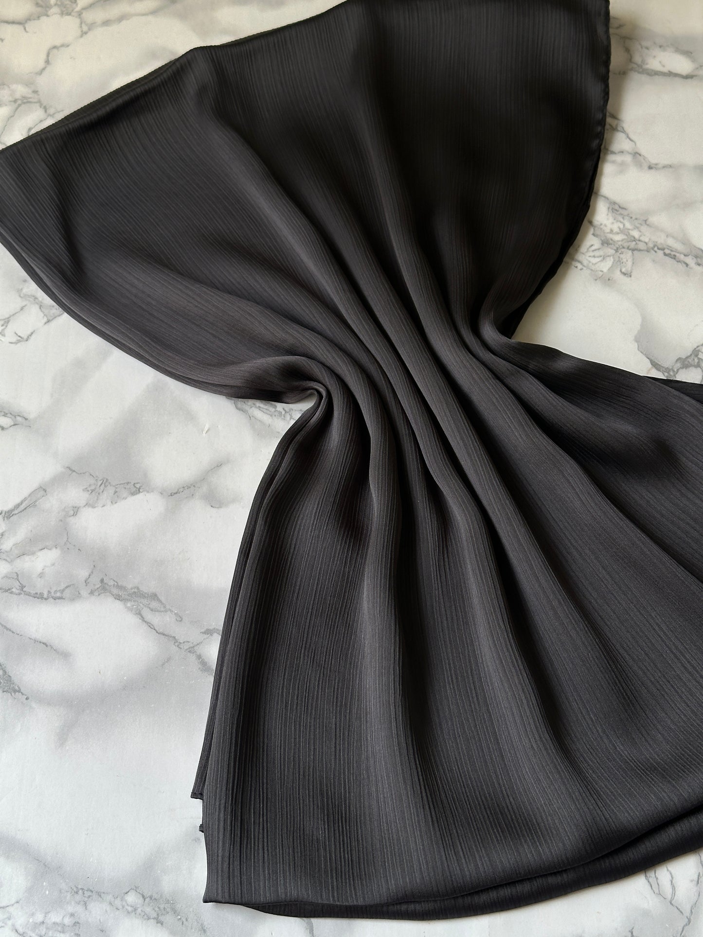 Foulard crèpe plissée satiné uni