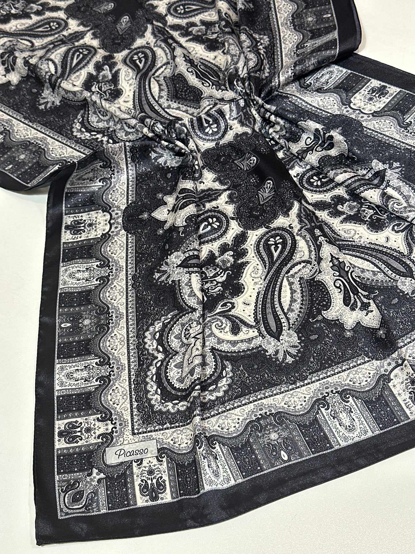 Foulard Picasso Cristal Modèle 01