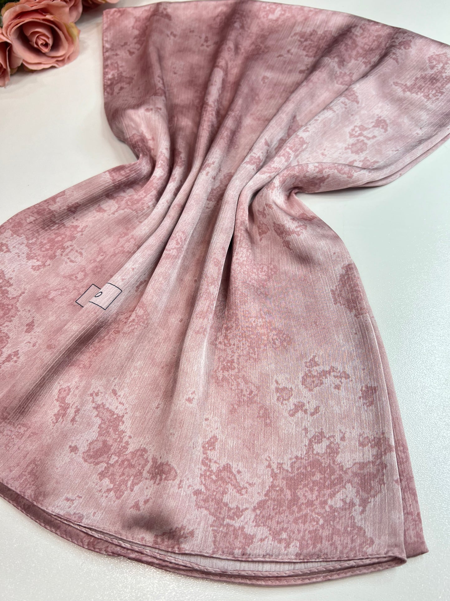 Foulard crépe plissé satiné imprimé lune