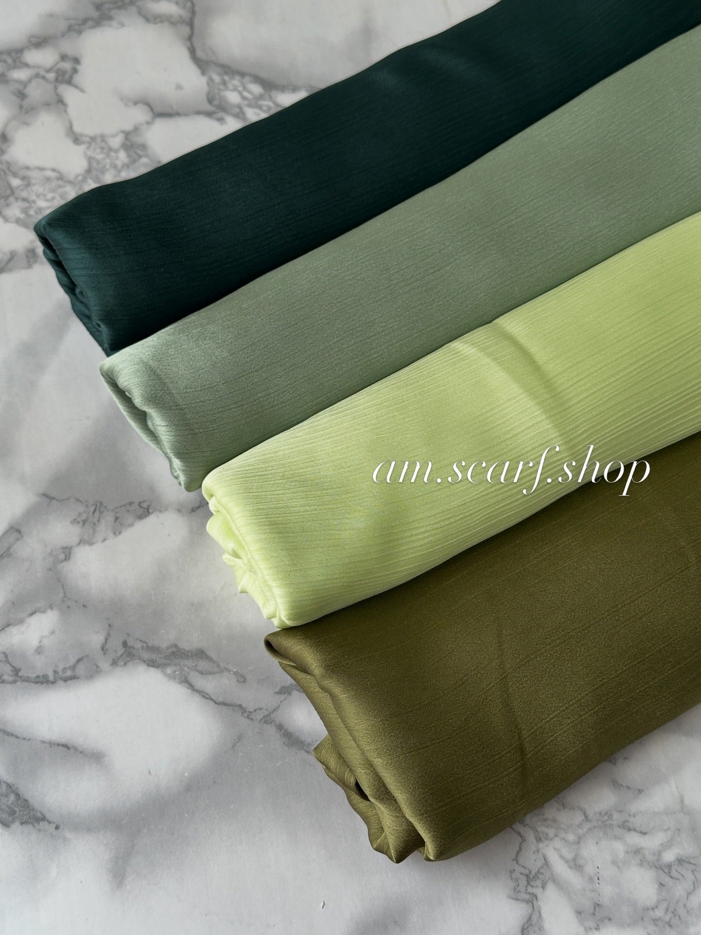 Foulard crèpe plissée satiné uni