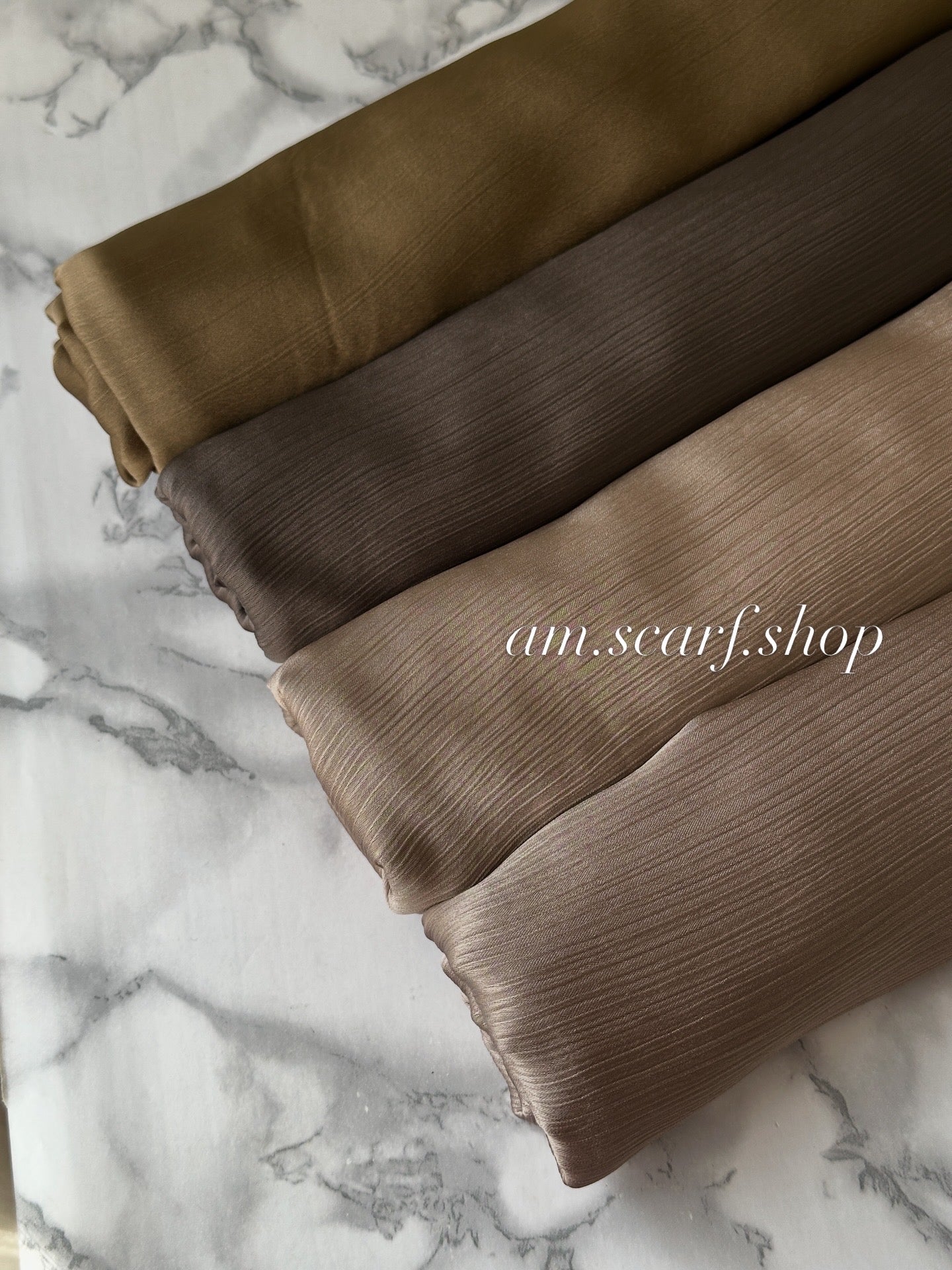 Foulard crèpe plissée satiné uni