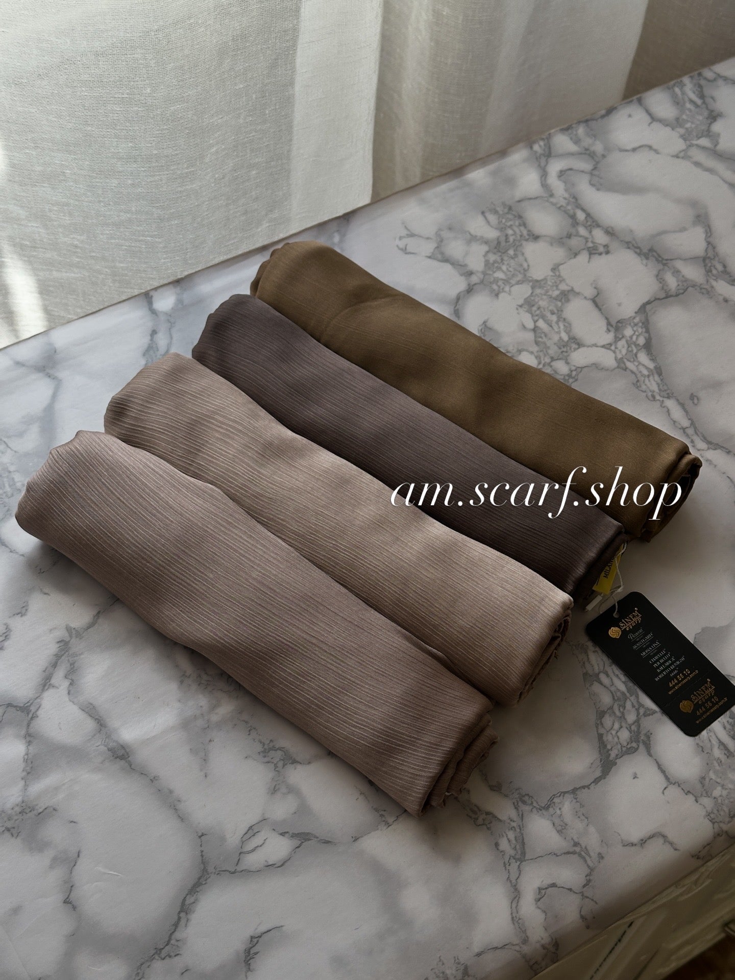 Foulard crèpe plissée satiné uni