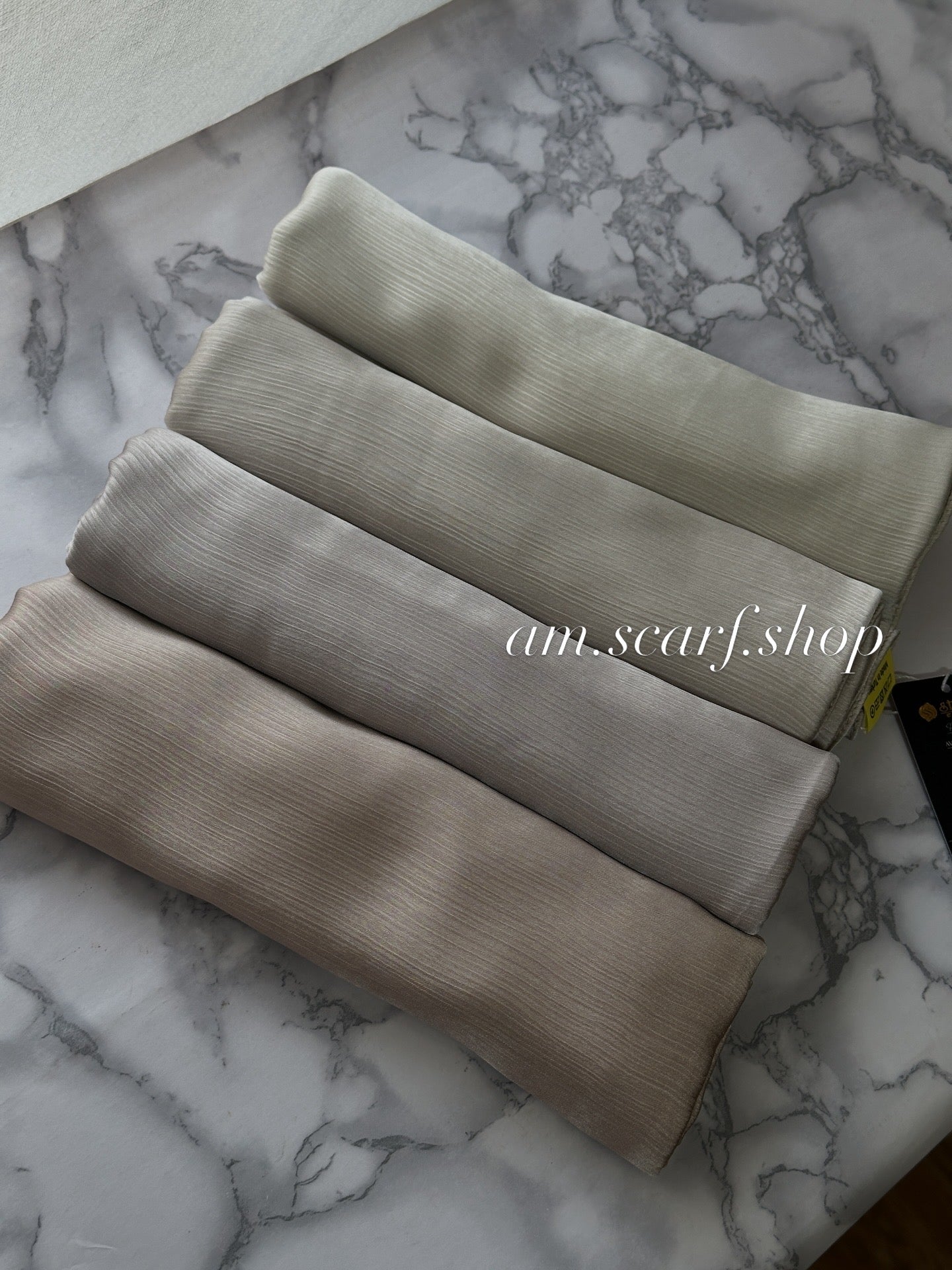 Foulard crèpe plissée satiné uni