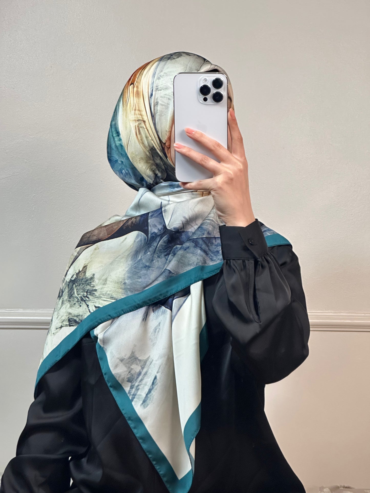 Foulard Picasso Carré Satin 120 Cm