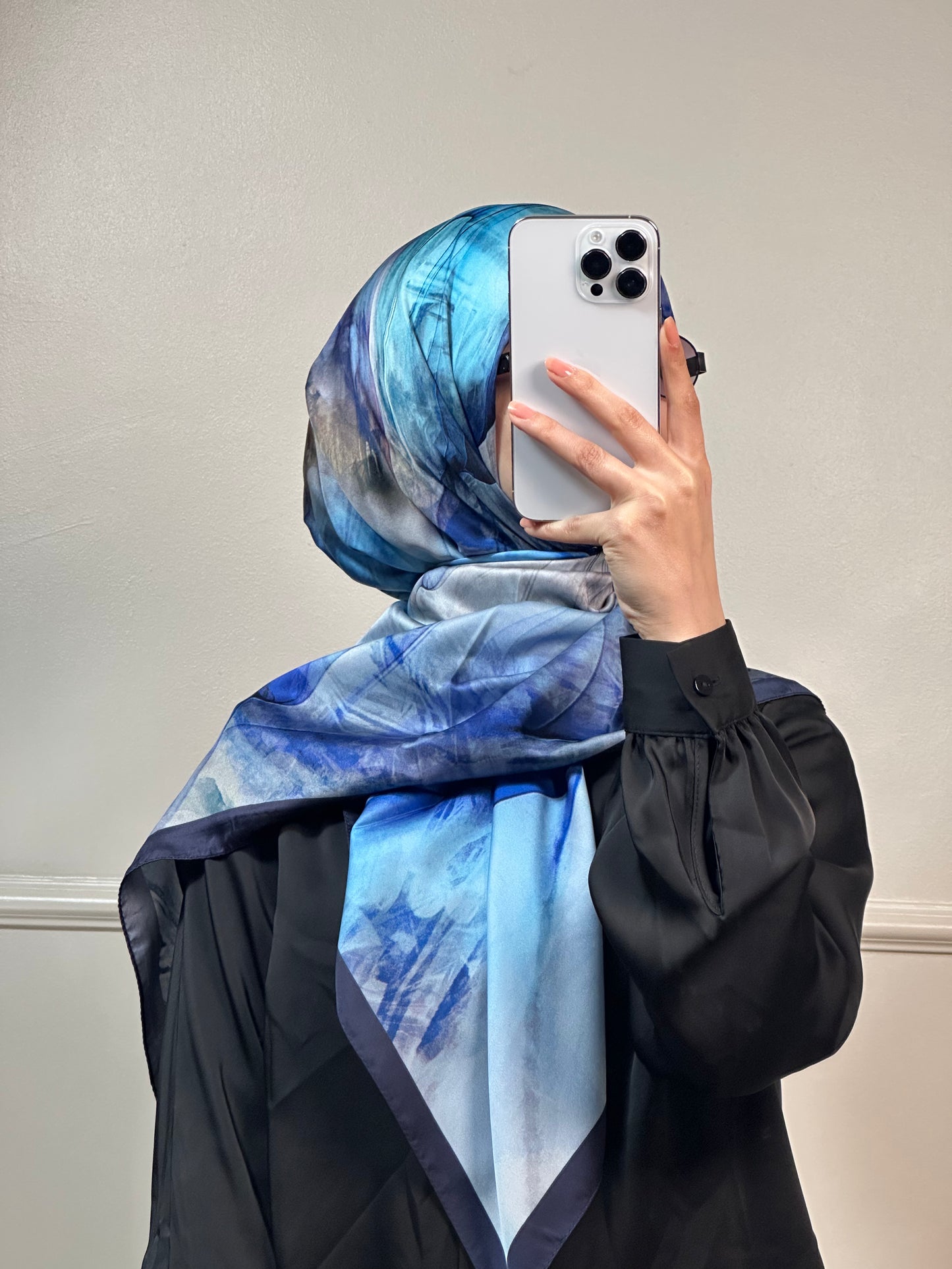 Foulard Picasso Carré Satin 120 Cm