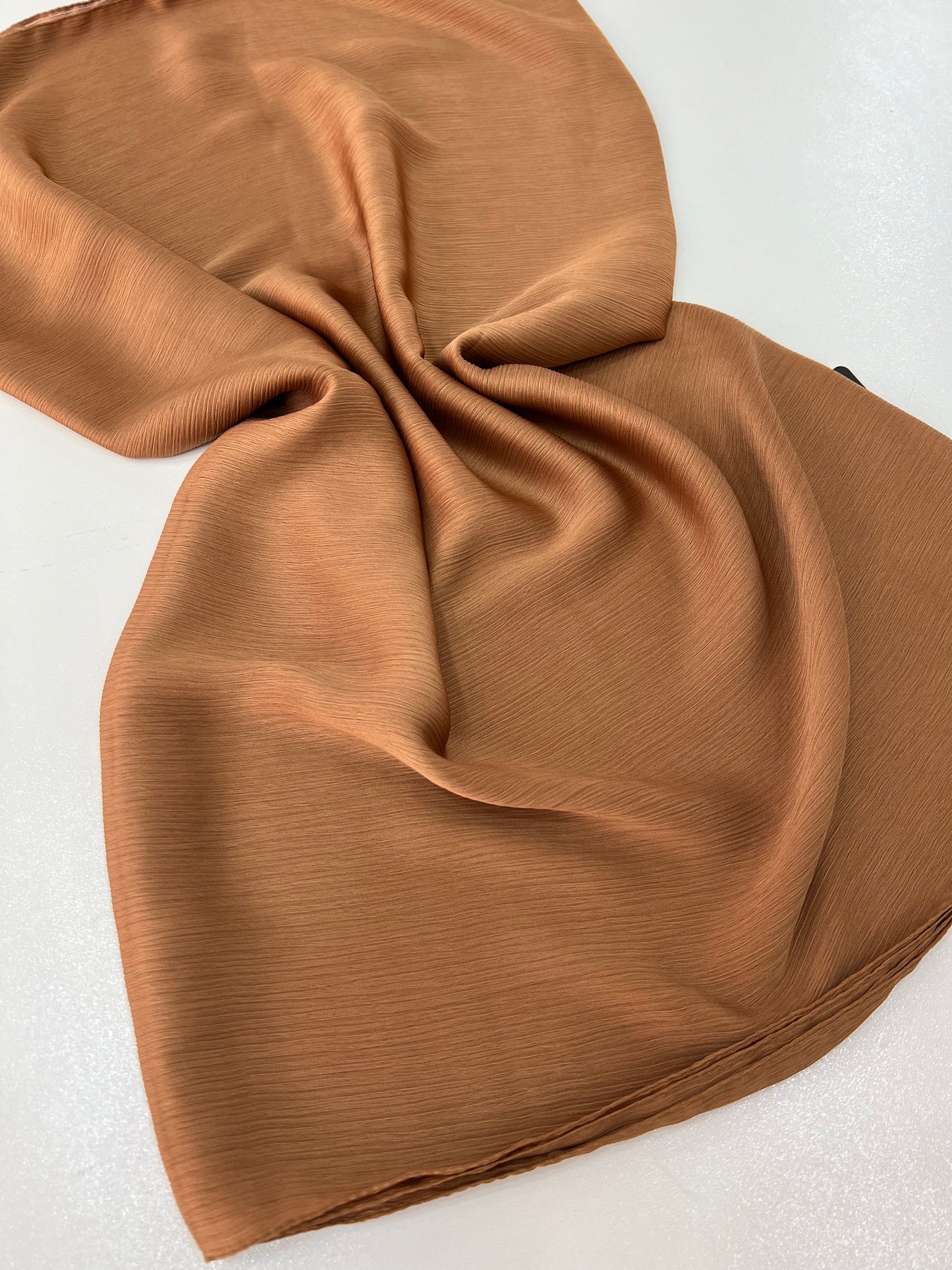 Foulard crèpe plissée satiné uni