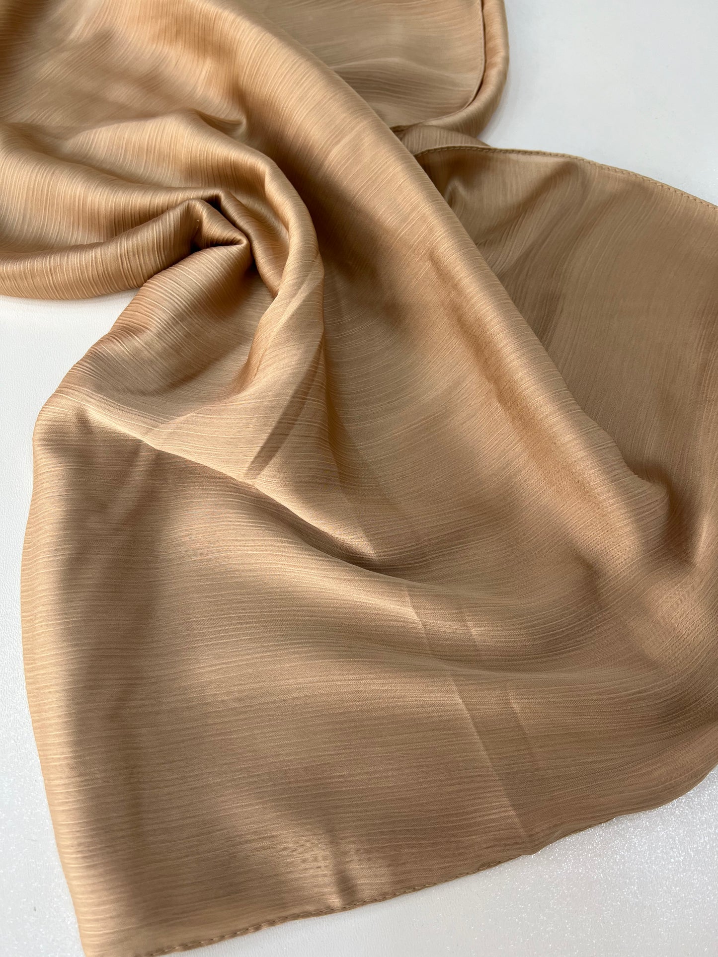 Foulard crèpe plissée satiné uni