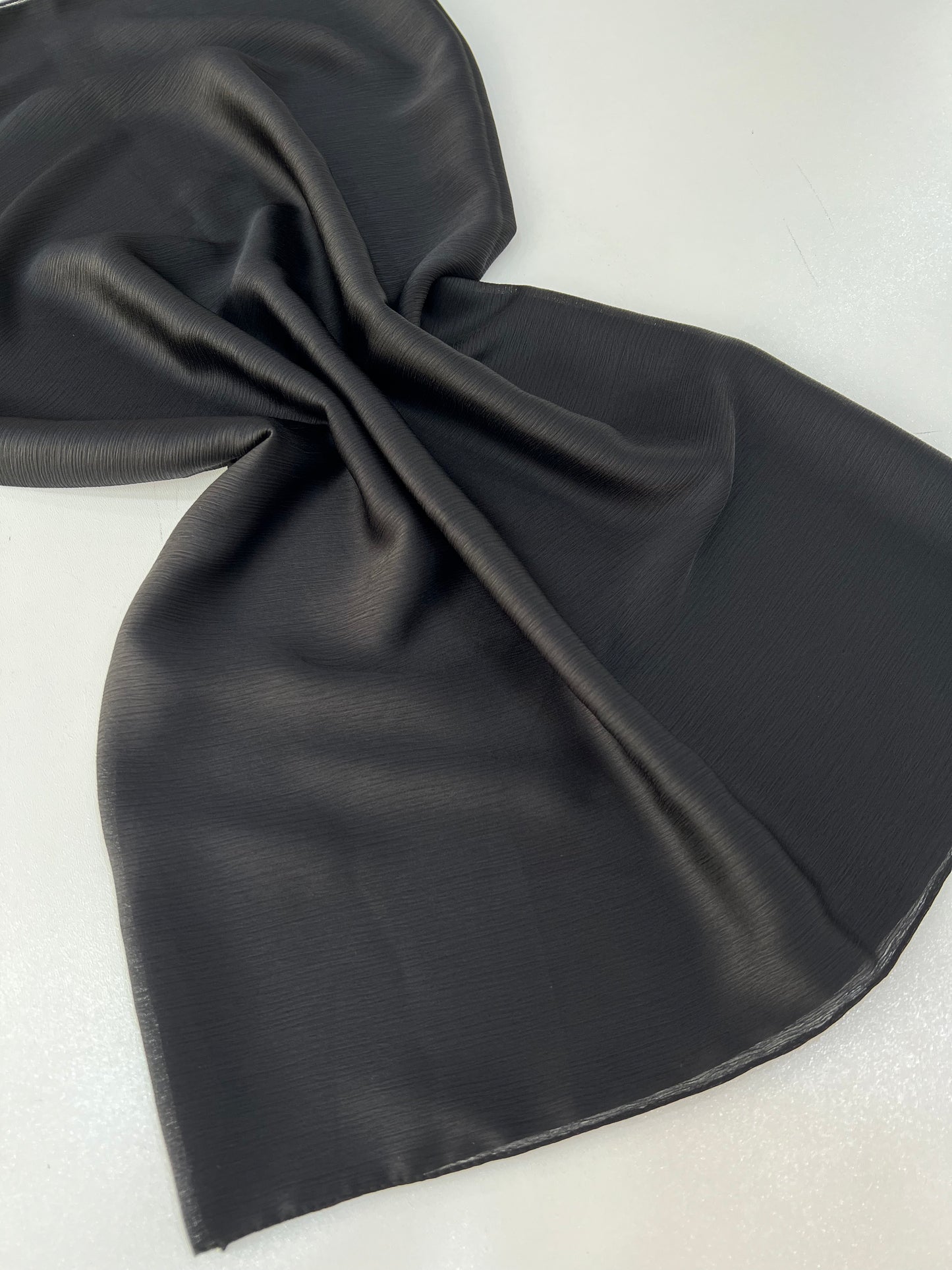 Foulard crèpe plissée satiné uni