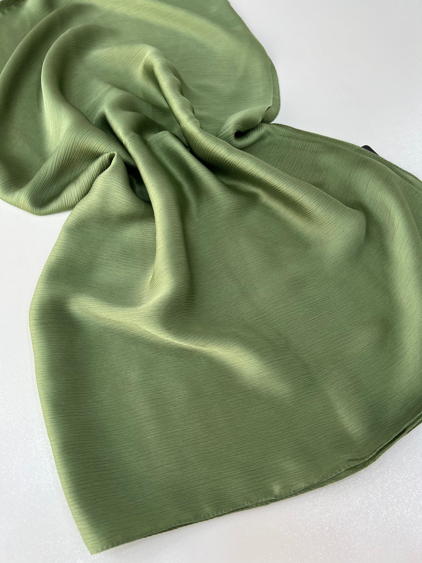 Foulard crèpe plissée satiné uni