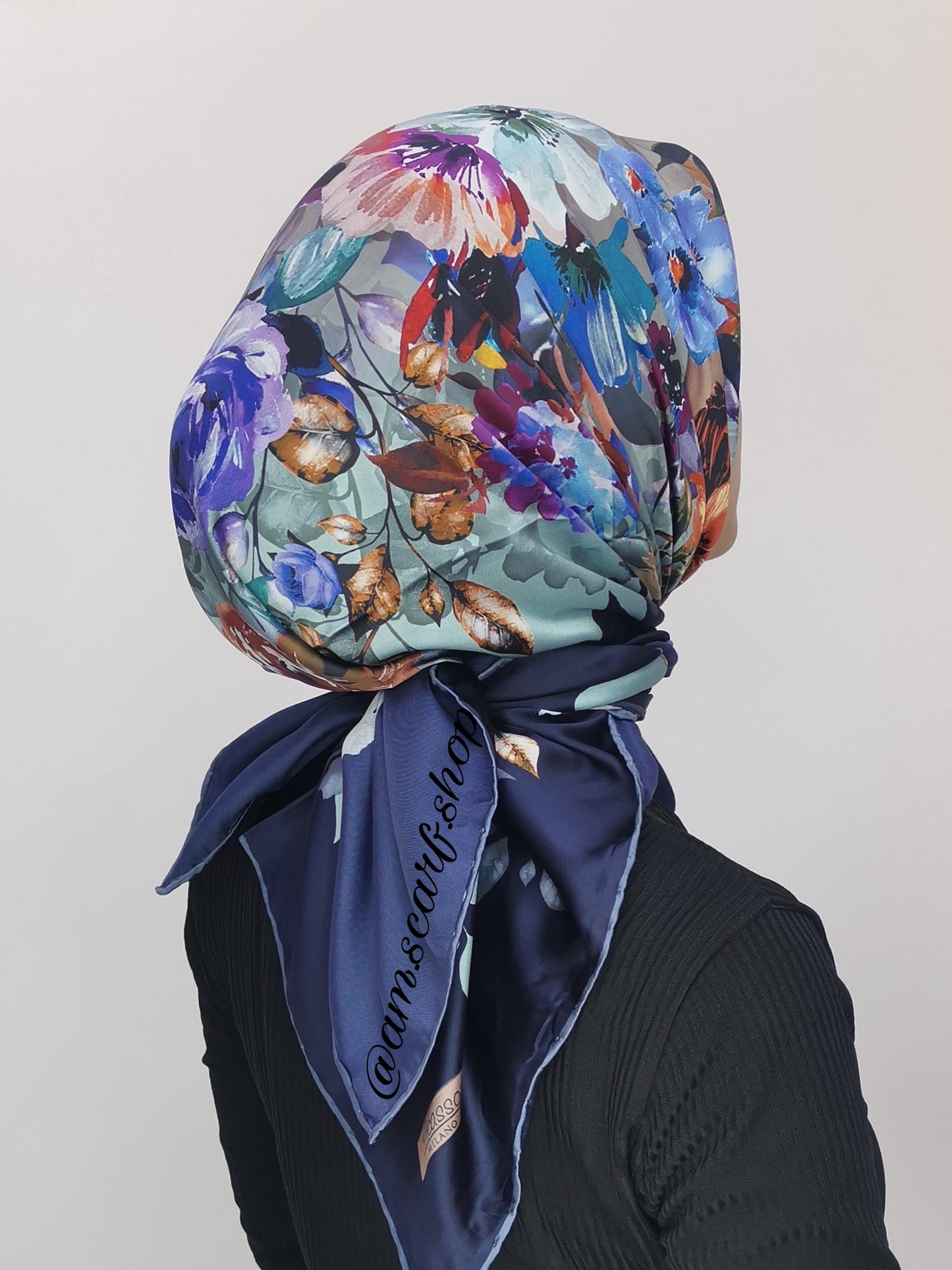 Foulard carré satin modéle 02