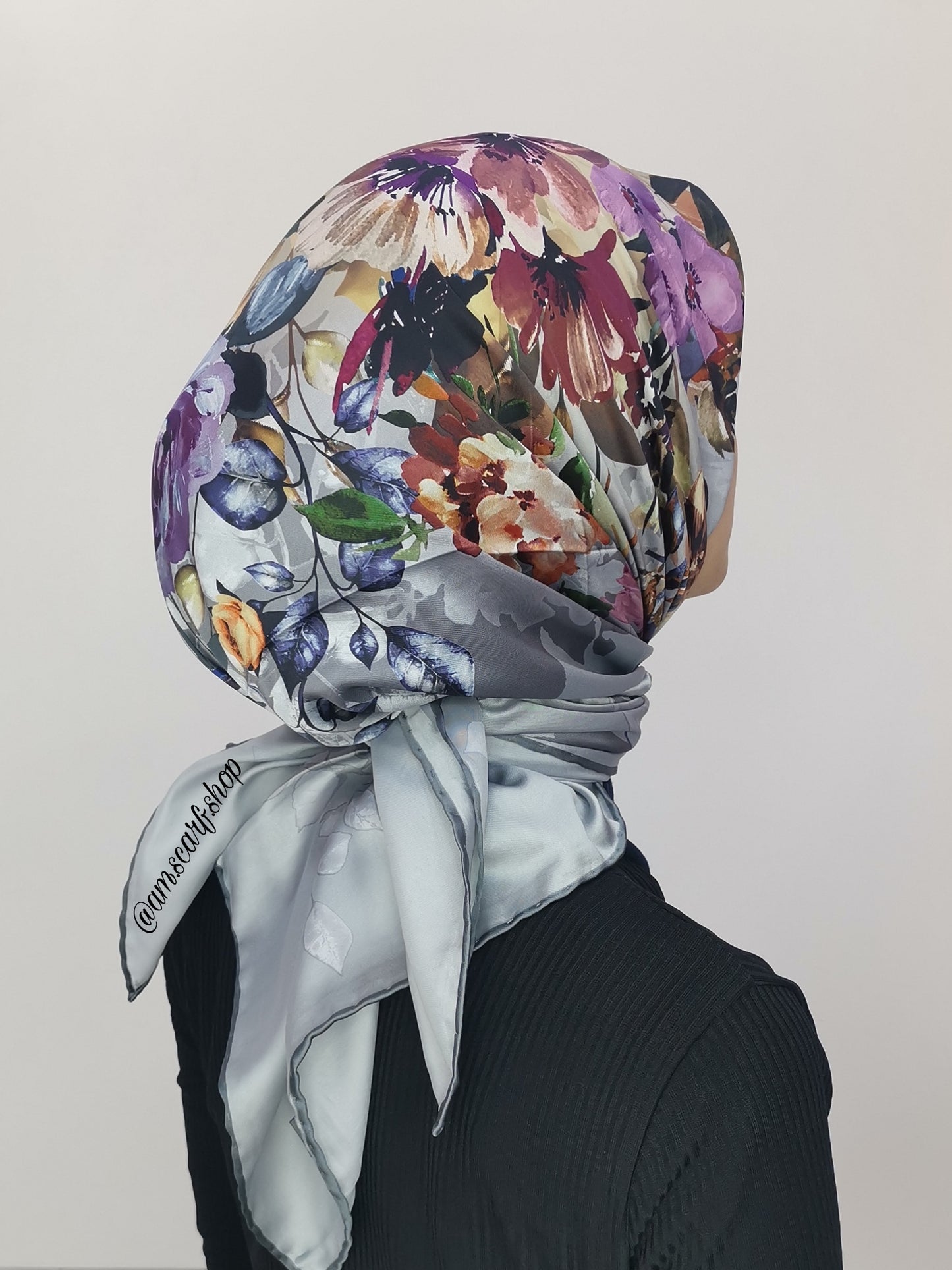 Foulard carré satin modéle 02