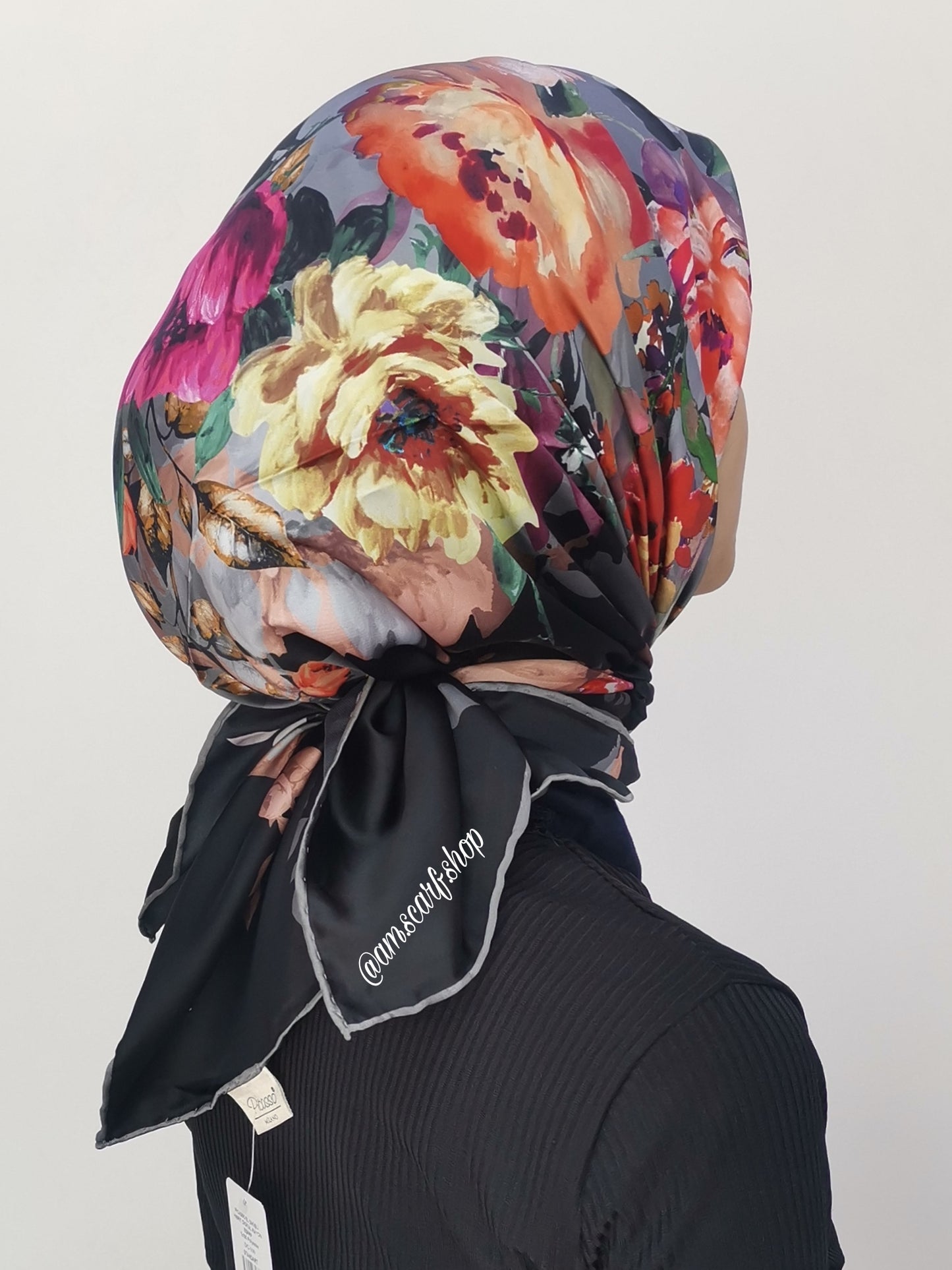 Foulard carré satin modéle 02