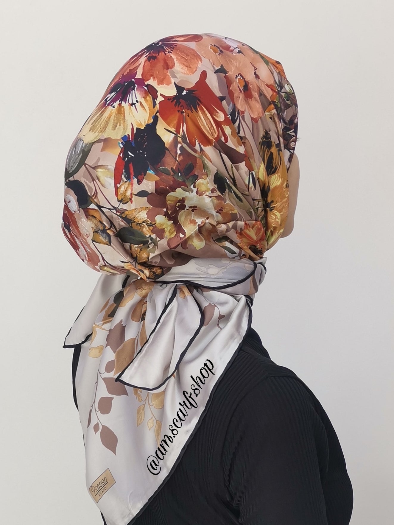 Foulard carré satin modéle 02