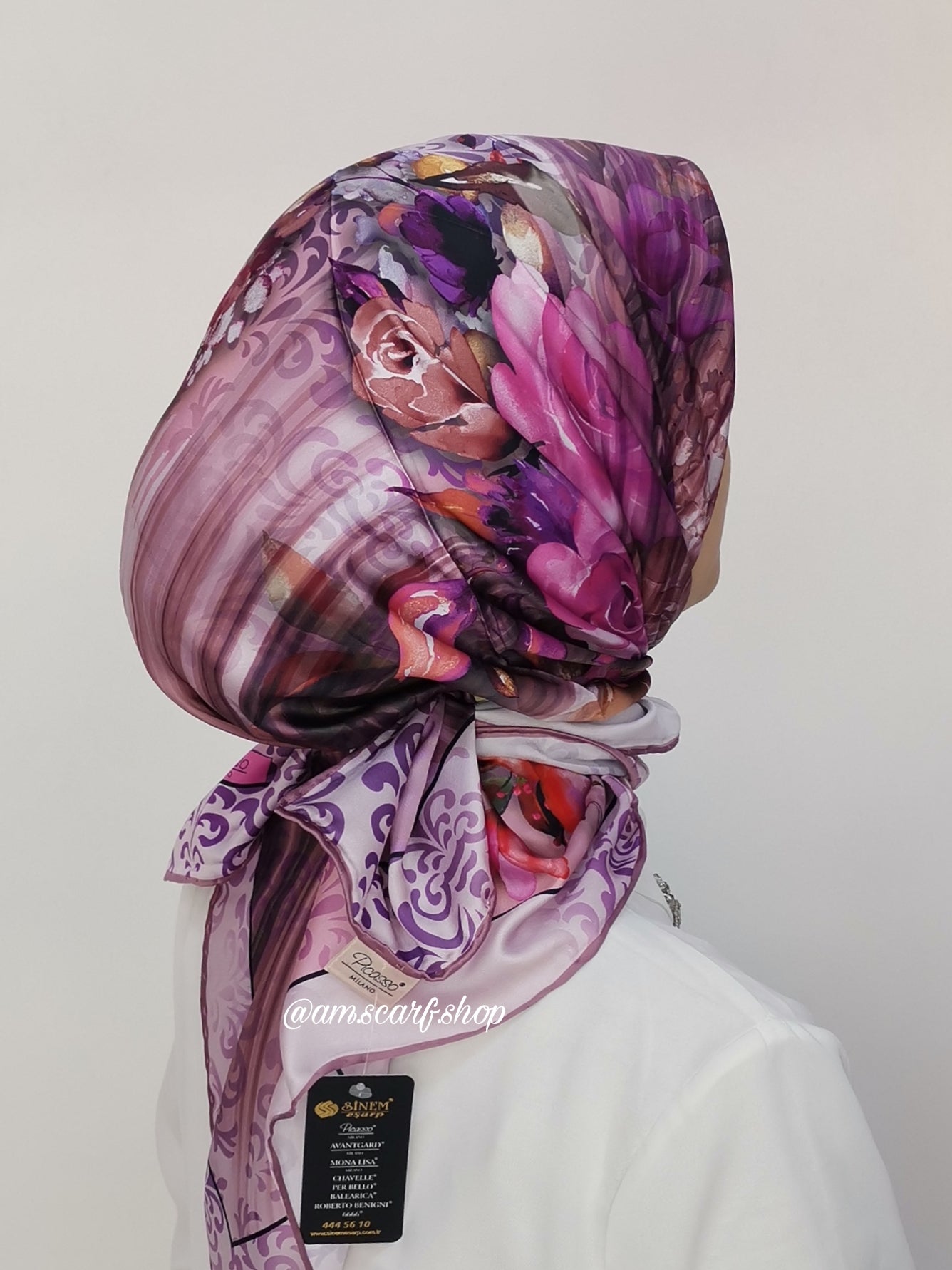 Foulard carré satin modéle 03