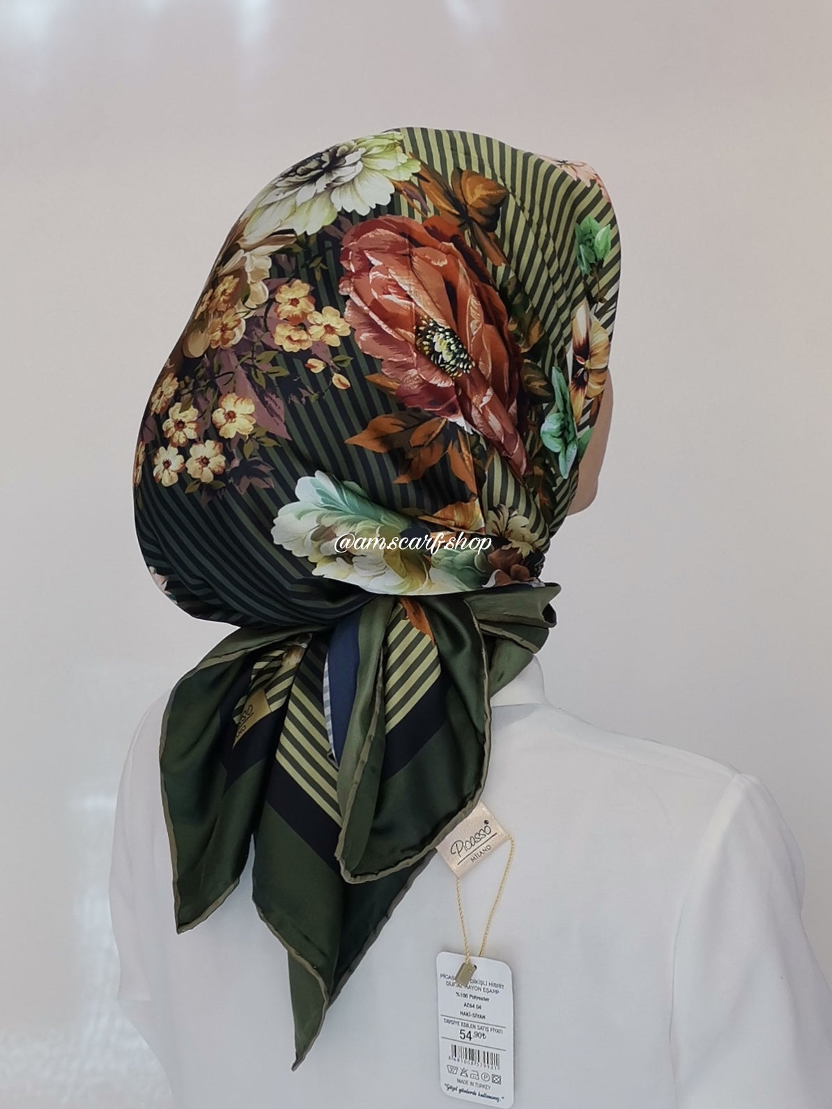 Foulard carré satin modéle 06