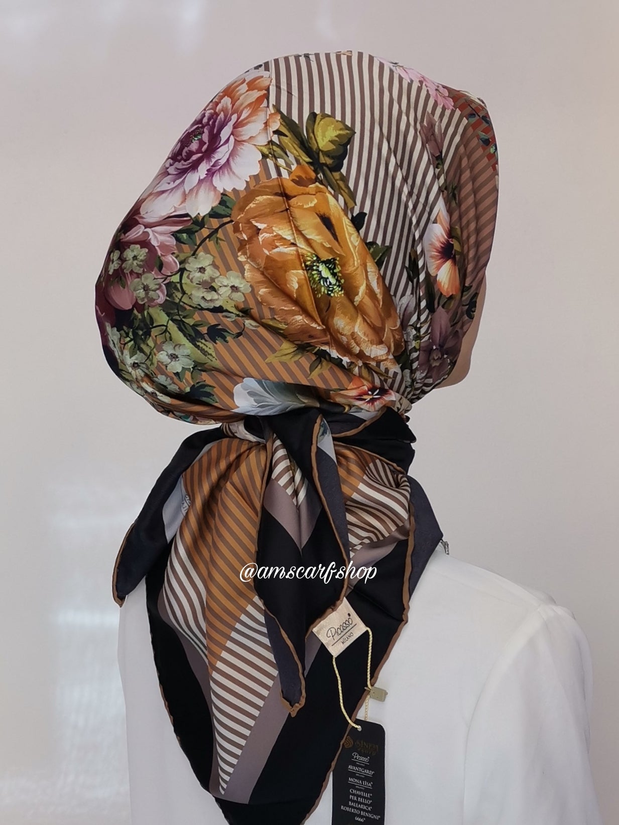 Foulard carré satin modéle 06