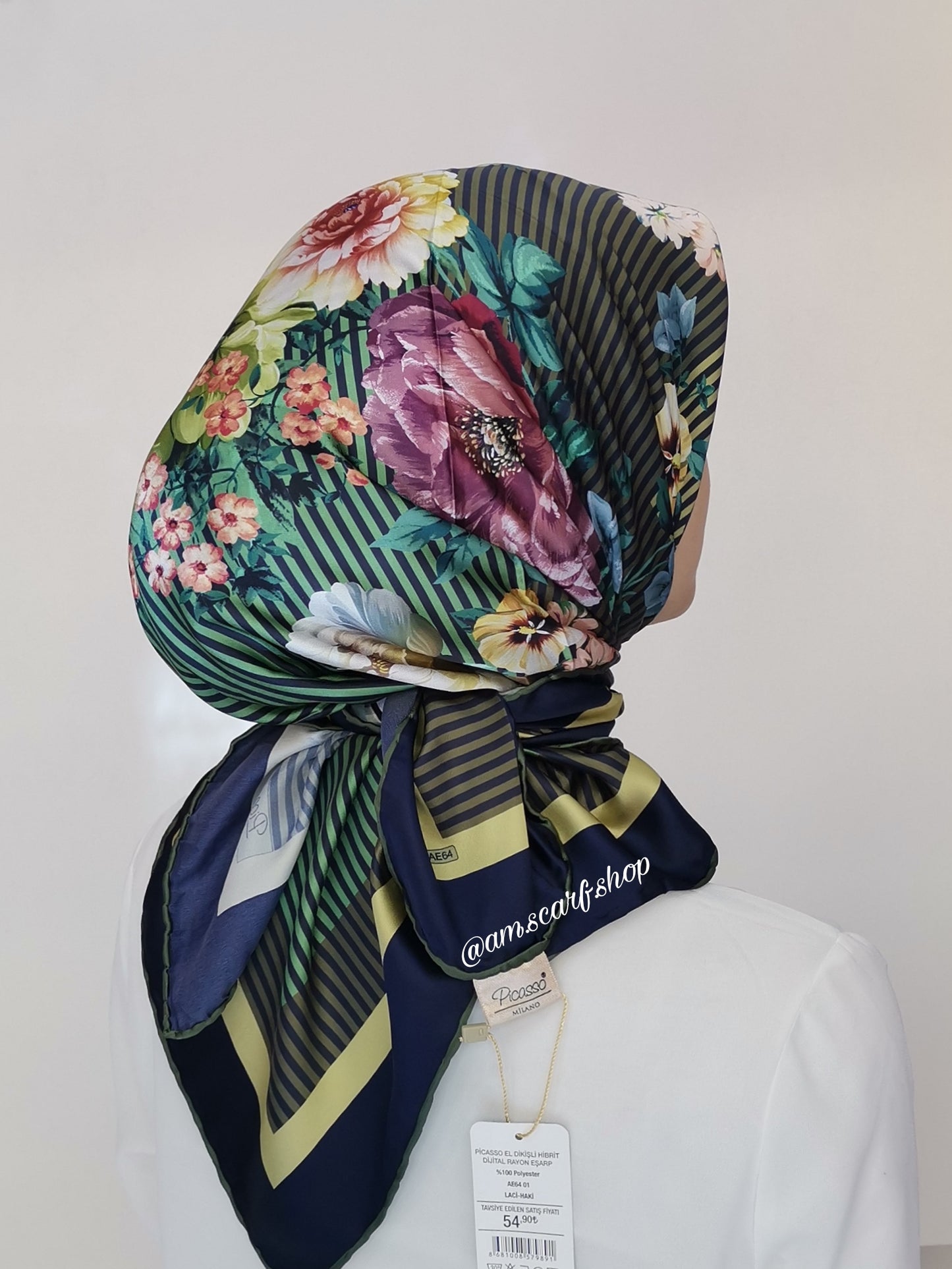 Foulard carré satin modéle 06