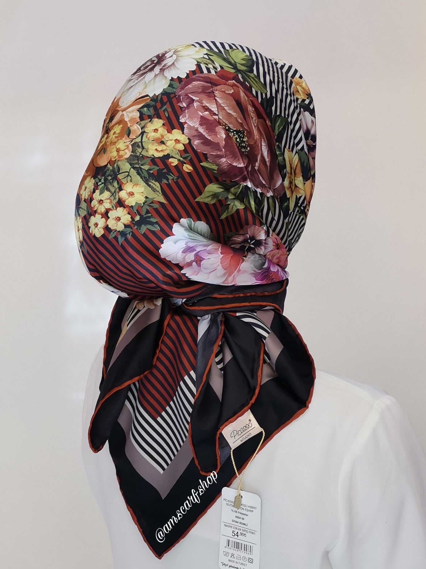 Foulard carré satin modéle 06