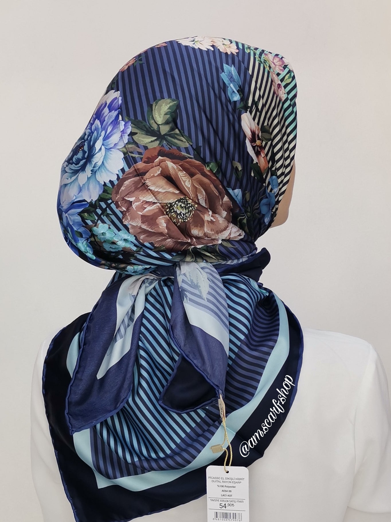 Foulard carré satin modéle 06