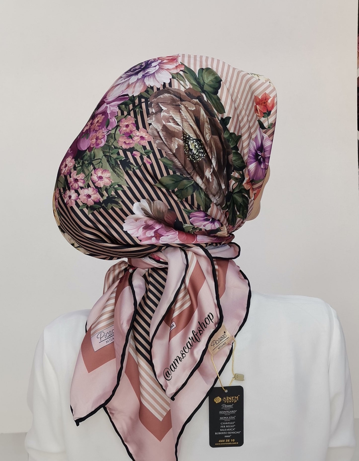 Foulard carré satin modéle 06