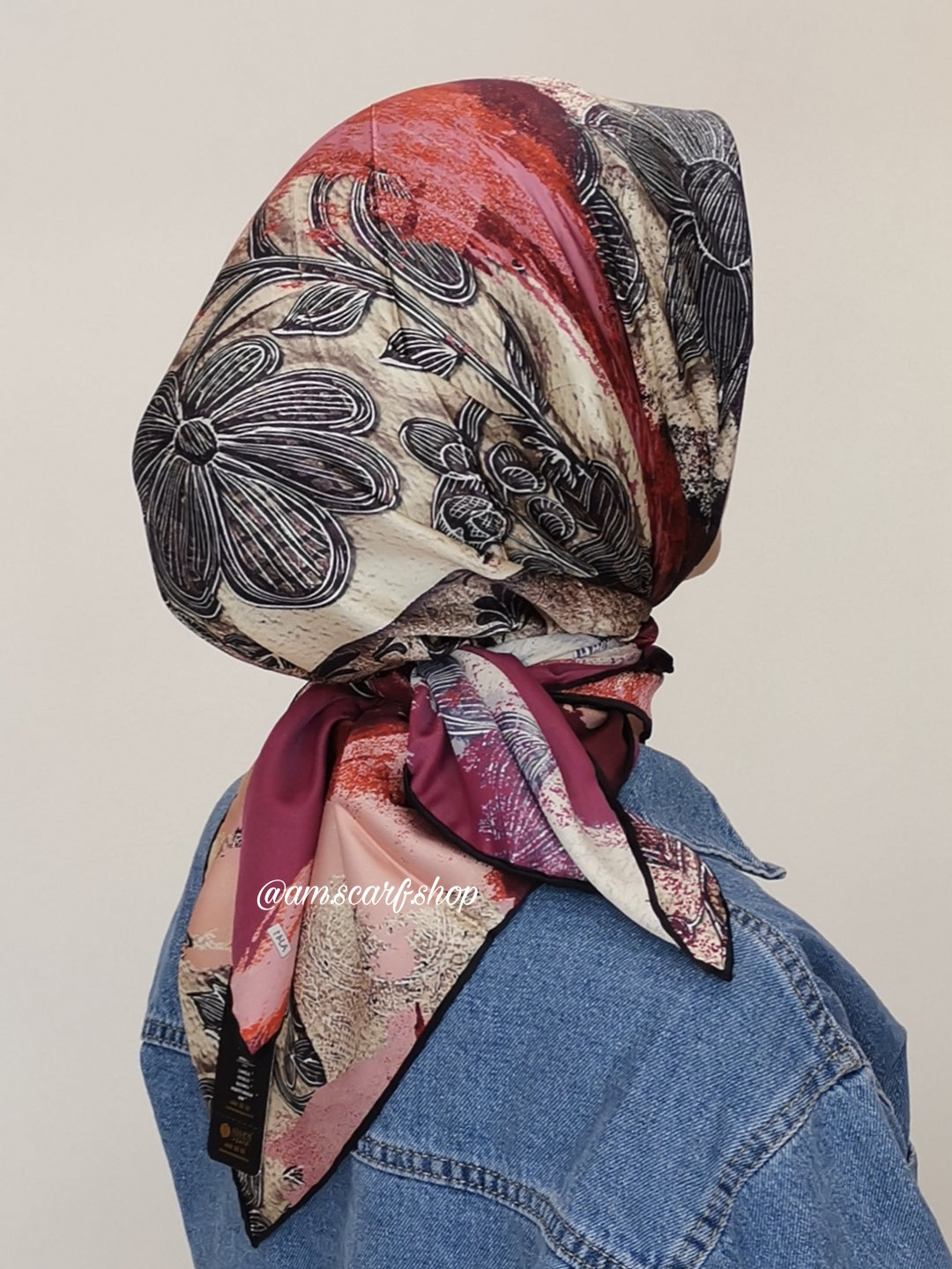 Foulard carré satin modéle 05