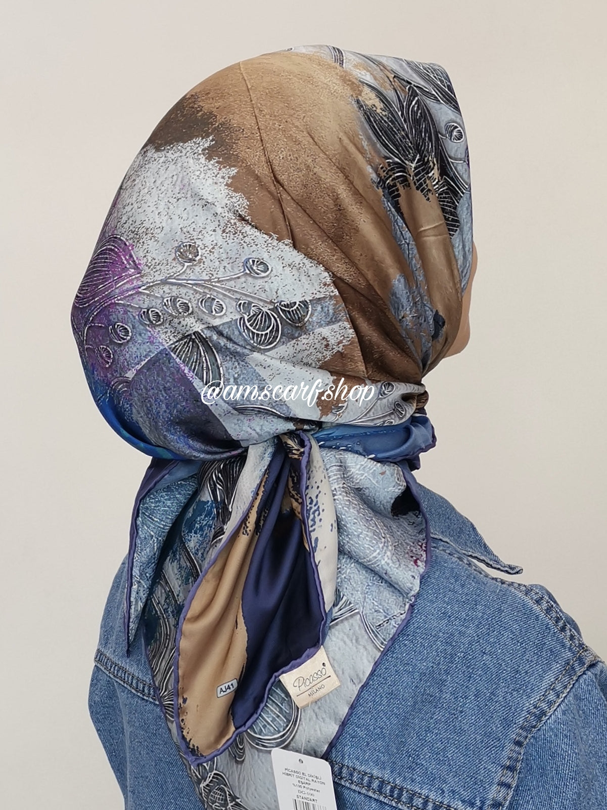 Foulard carré satin modéle 05