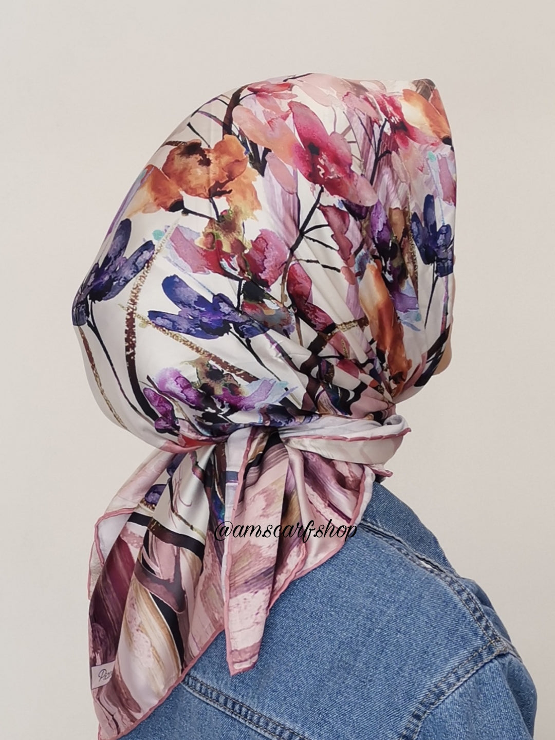 Foulard carré satin modéle 04