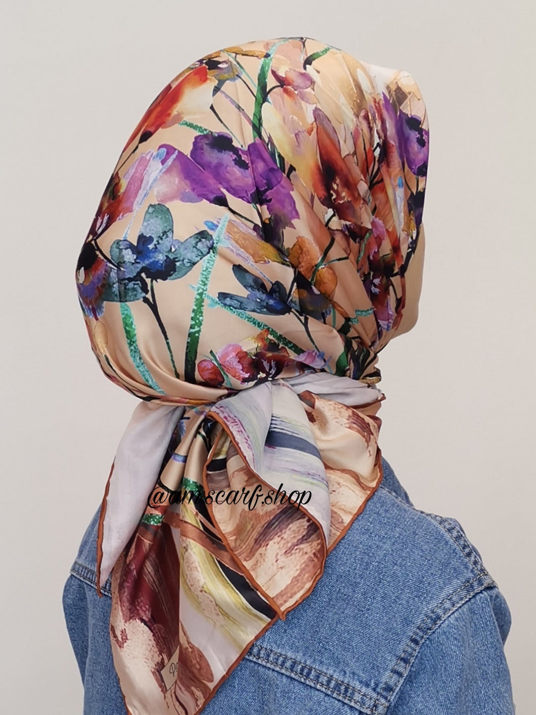 Foulard carré satin modéle 04