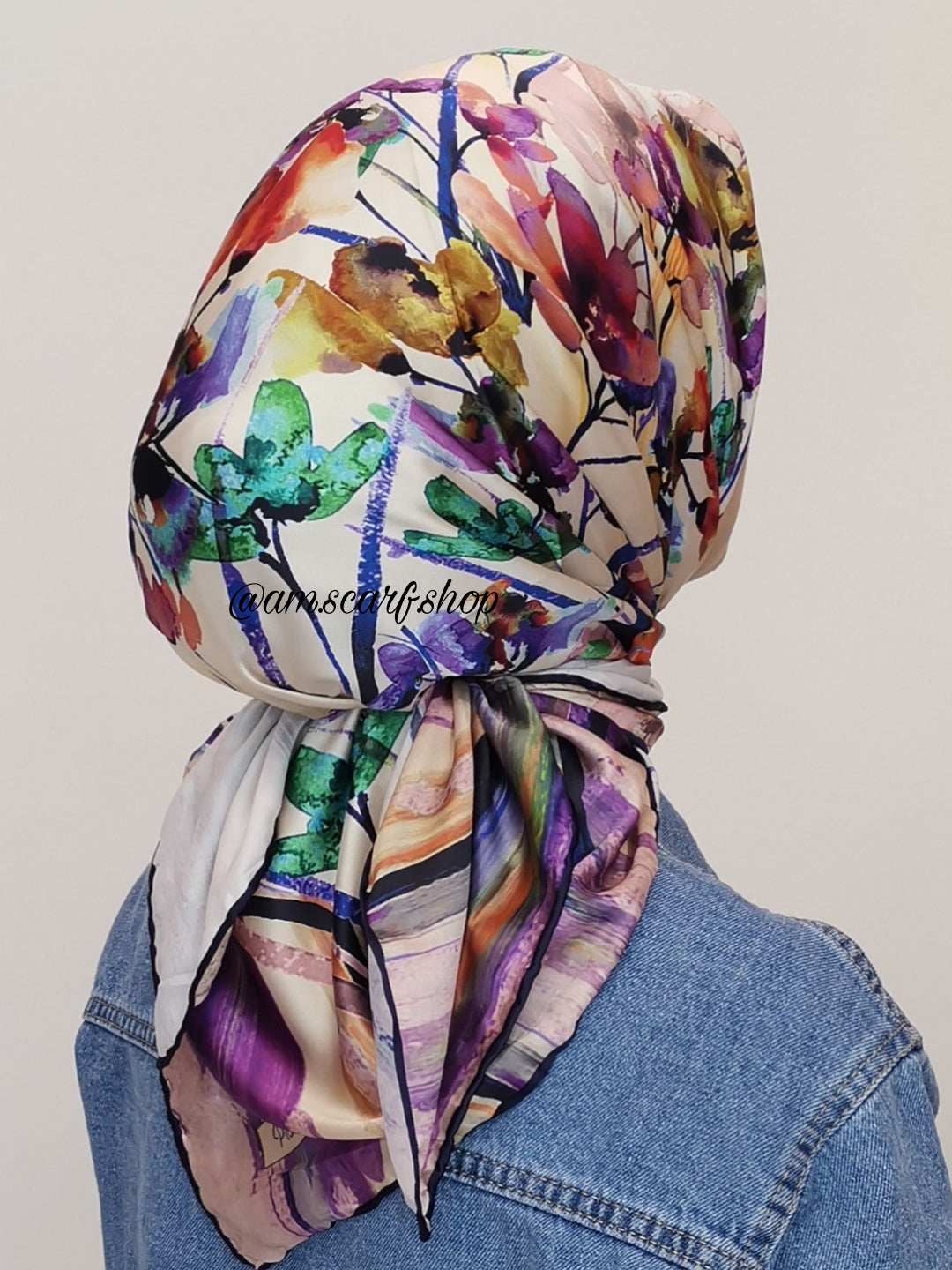 Foulard carré satin modéle 04