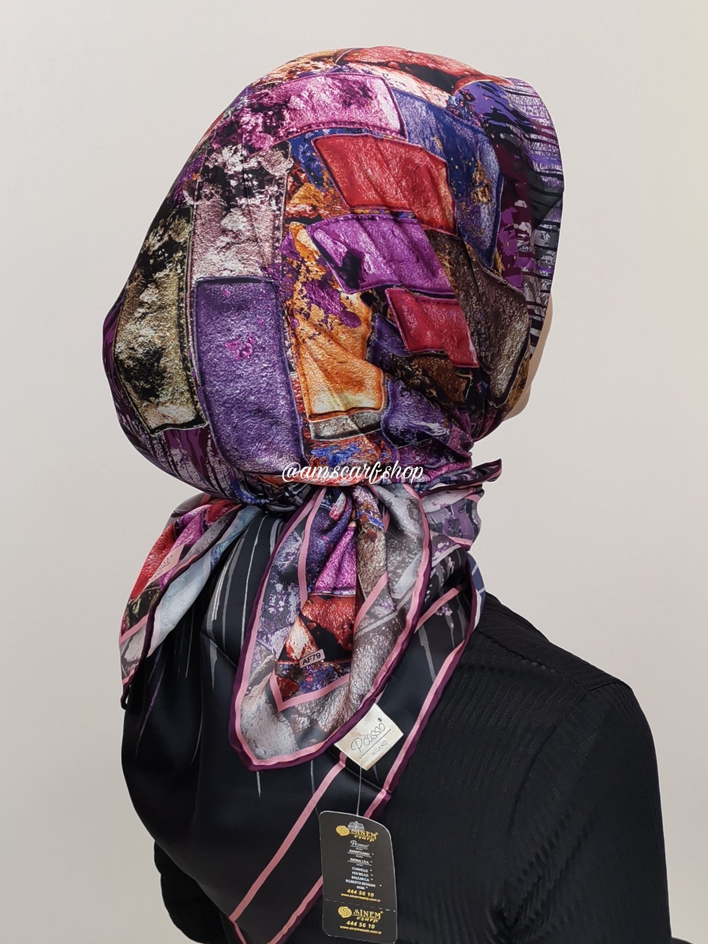 Foulard carré satin modéle 08